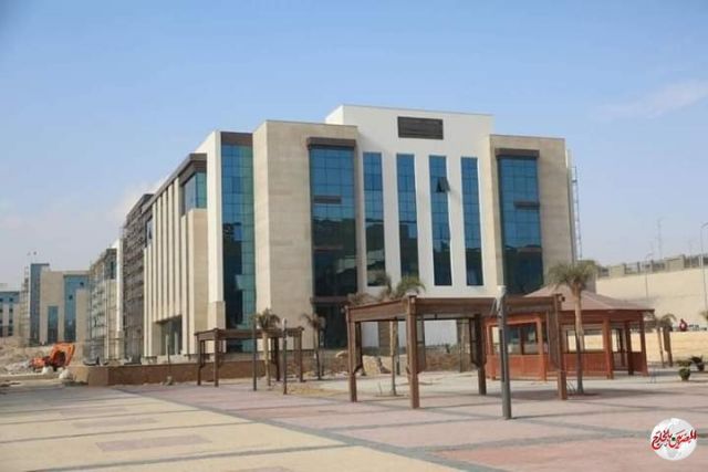 وزير التعليم العالى: الجامعات الأهلية لا تهدف للربح وتخاطب الطبقة المتوسطة