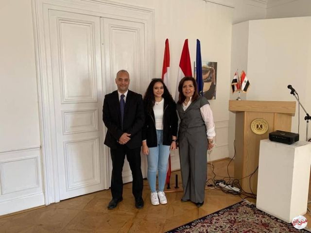 المستشار الثقافي الجديد بالنمسا يستقبل الموهبة المصرية مريم طاحون