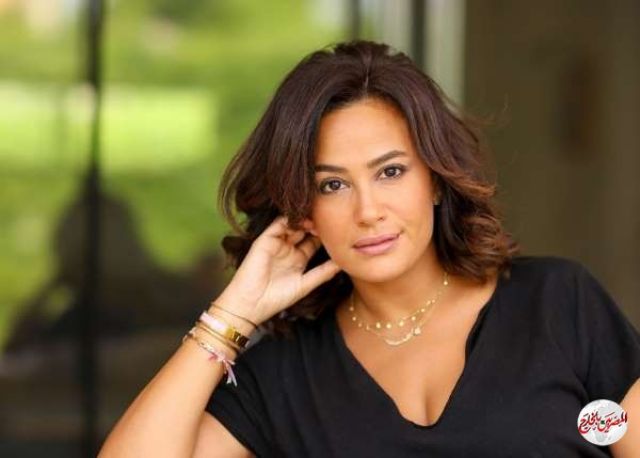 هند صبري الوجه العربي لحقيبة etro الإيطالية