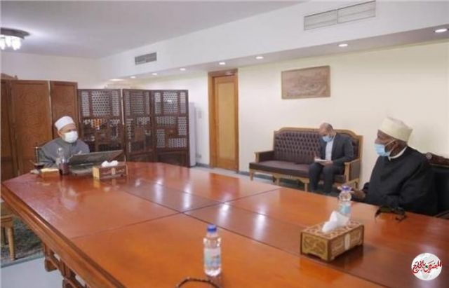 "شيخ الأزهر" يؤكد دعمه للصومال ونشر رسالة الاسلام الوسطى