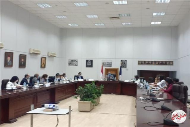 وزير السياحة يترأس اجتماع لجنة تراخيص المنشآت الفندقية والسياحية