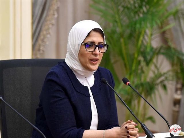 وزيرة الصحة تستجيب لوالد الطفلة مكة.. وتوجه بعلاجها علي نفقة الدولة