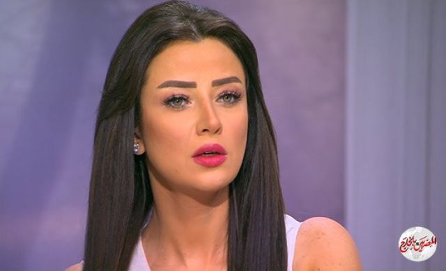 عقب رسالتها لـ"المحجبات".. إحالة مذيعة مصرية إلى التحقيق