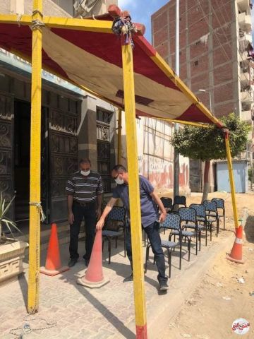 رئيس حي ثان المحلة يتابع عملية تنظيم المواطنين خلال تلقي طلبات التصالح