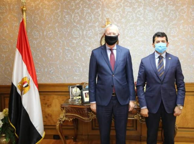 وزير الشباب والرياضة