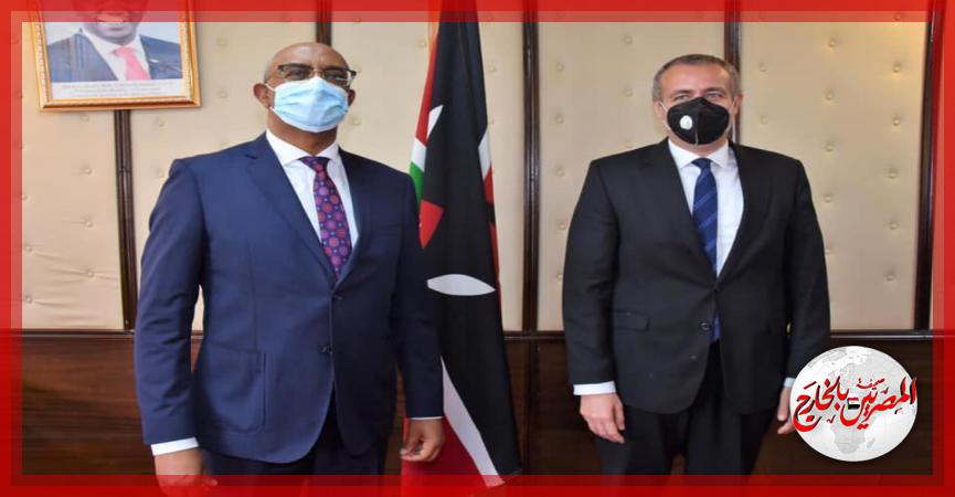 السفارة المصرية بكينيا والوفد وزارة الصحة والسكان المصرية مع وكيل وزارة الصحة الكينية.