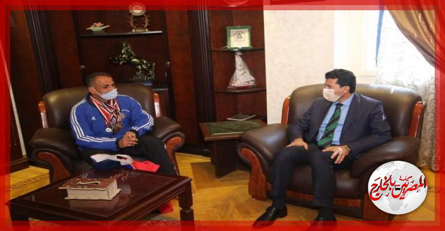 المصريين بالخارج