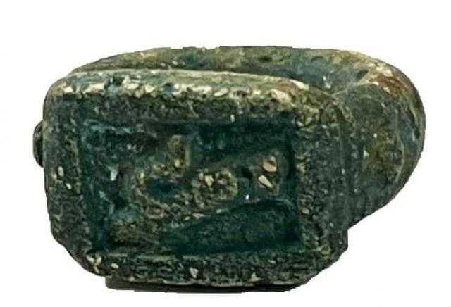 ضبط ١٦ قطعة أثرية من العصور المصرية القديمة بميناء سفاجا البحري