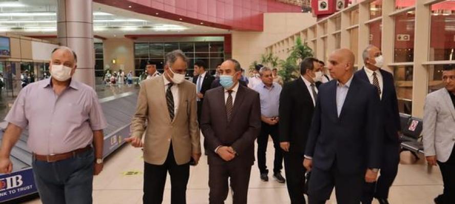 وزير الطيران يتفقد مطار شرم الشيخ .. ويوجه بتقديم كافة التسهيلات لضيوف مصر