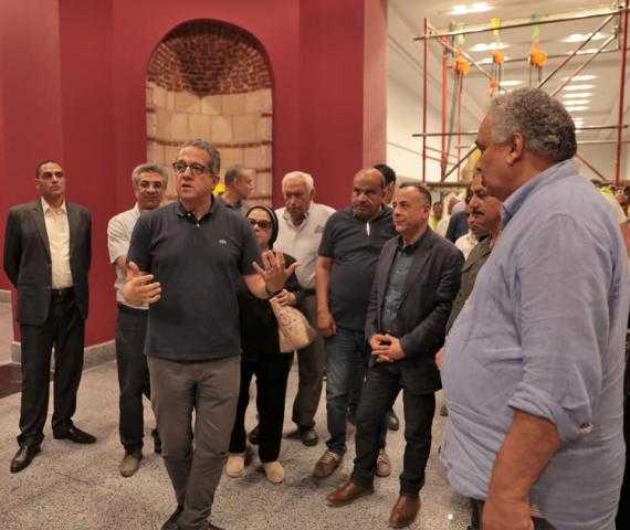 وزير السياحة والآثار  يتفقد المتحف اليوناني الرومانى بالإسكندرية