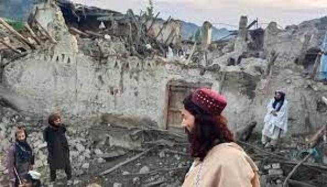 ارتفاع عدد الضحايا جراء زلزال أفغانستان إلى 880 قتيلًا ومصابًا