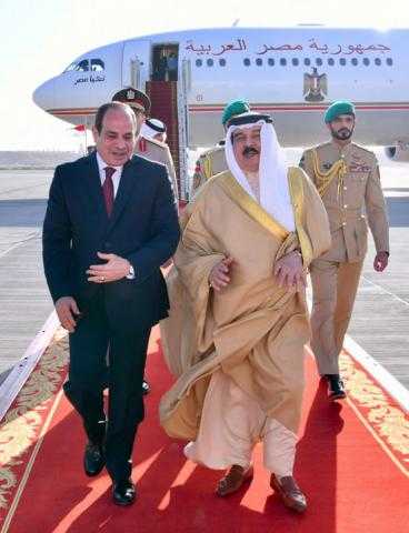 ملك البحرين يستقبل الرئيس السيسى بقصر الصخير الملكى