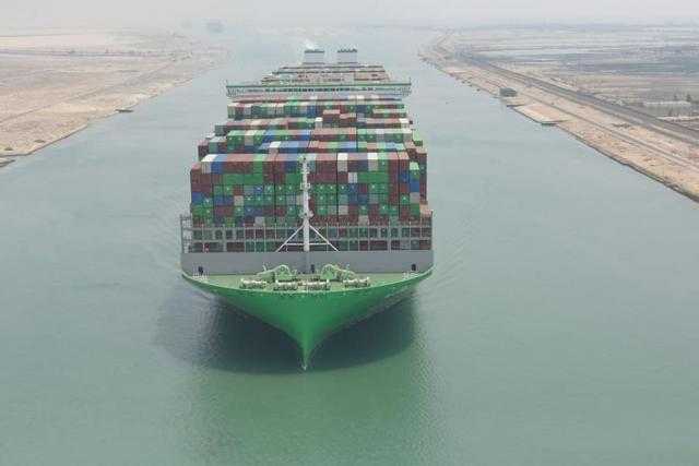 قناة السويس تشهد عبور سفينة الحاويات العملاقة ”EVER ART أحدث وأكبر سفينة حاويات في العالم في رحلتها الأولى