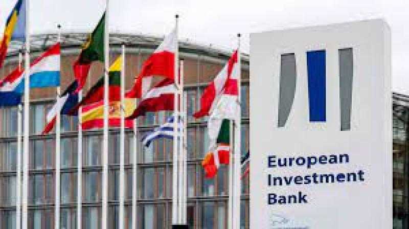 مدير قسم الاقتصاد لدى بنك الاستثمار الأوروبي: مصر حققت تقدمًا في مجال المشروعات الخضراء خلال الأعوام الأخيرة