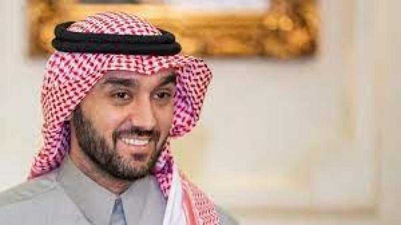 وزير الرياضة السعودي يكافئ لاعبي الهلال