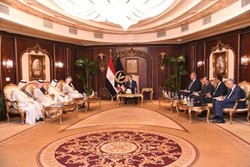 وزير الداخلية يستقبل وفدا أمنيا رفيع المستوى من قيادات وزارة الداخلية القطرية