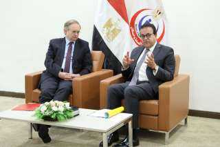 وزير الصحة يستقبل سفير الاتحاد الأوروبي بمصر لبحث فرص التعاون بالقطاع الصحي