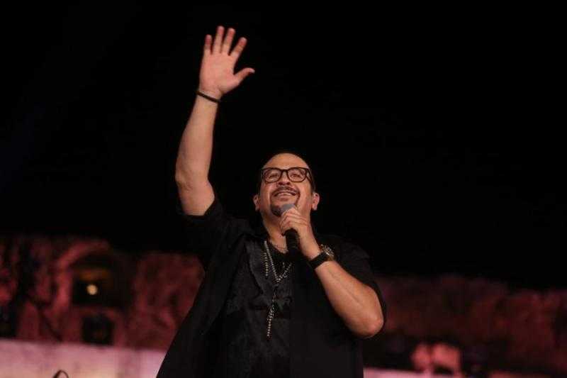 هشام عباس وسيمون يشعلان الليلة الرابعة من مهرجان القلعة