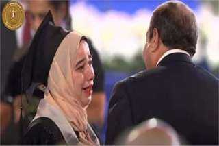 طالبة تبكي فرحًا على الهواء بعد رؤية الرئيس السيسي