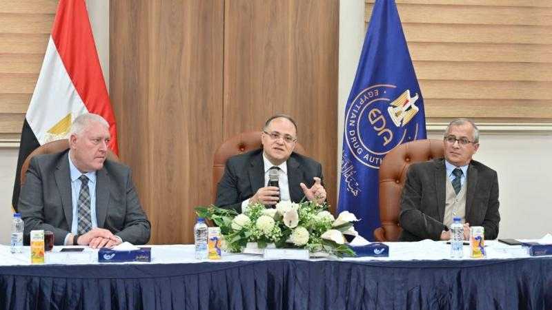 رئيس هيئة الدواء المصرية يستقبل وفد دستور الأدوية الأمريكي لبحث سبل التعاون المشترك