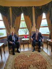 وزير الخارجية يعقد جلسة مباحثات مع نظيره التركي