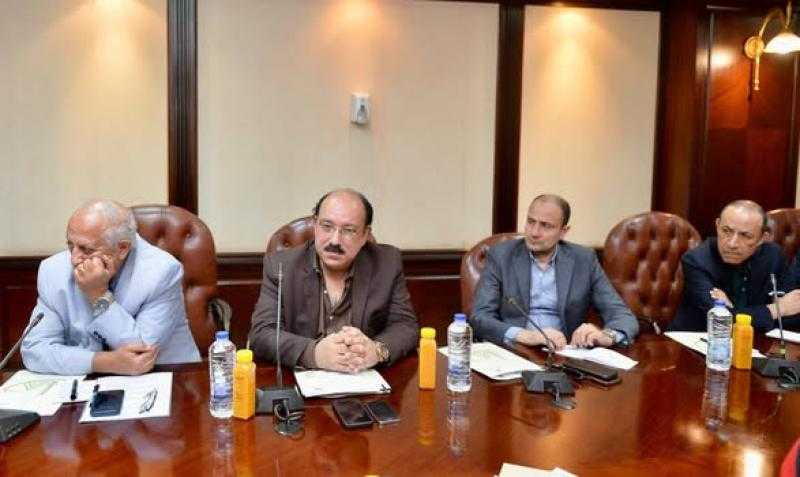 لجنة تطوير الصحافة الورقية والرقمية تعقد أولى اجتماعاتها.. وحمدي رزق رئيسًا للجنة