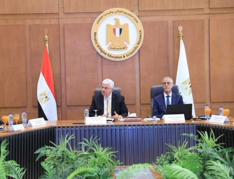 وزير التعليم العالي يترأس اجتماع مجلس الجامعات الأهلية بمقر الوزارة بالعاصمة الإدارية