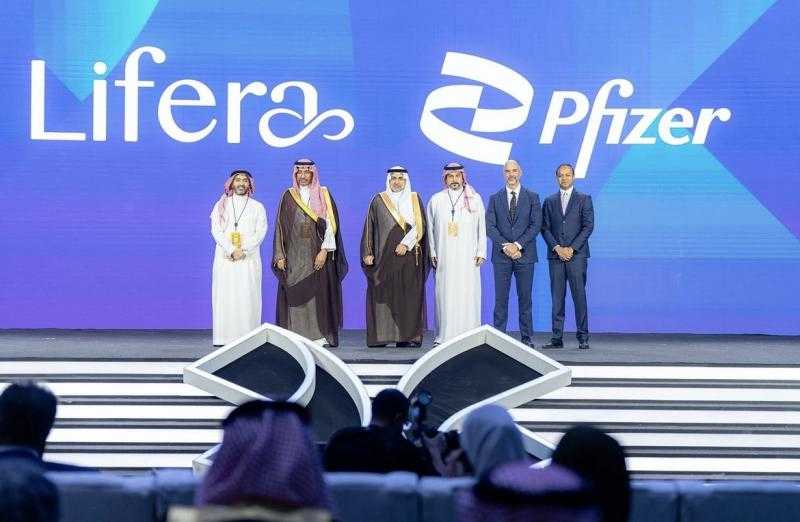 فايزر السعودية ولايفيرا توقعان مذكرة تفاهم لبحث فرص توطين الأدوية في السعودية