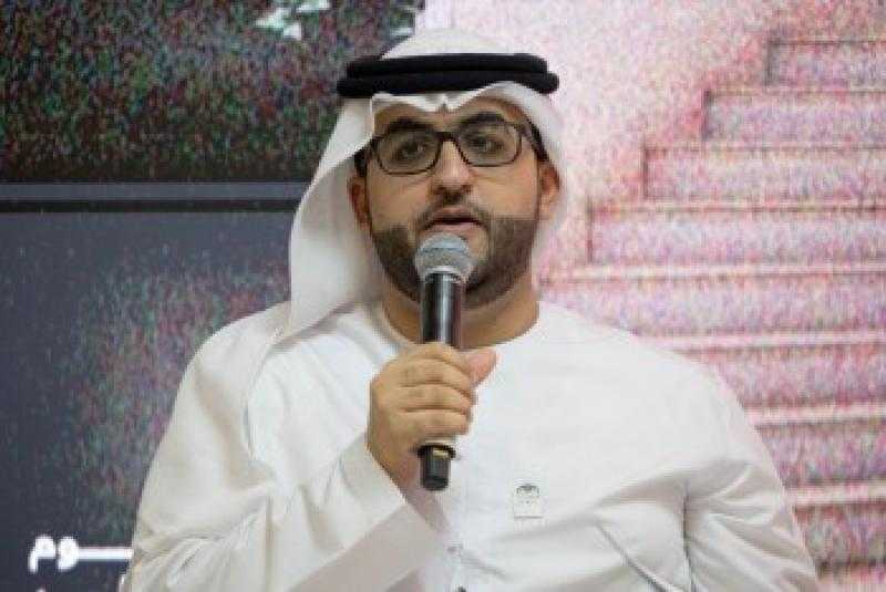 خلال جلسة بالشارقة للكتاب .. فيصل السويدي : القراءة معدية وهي الدواء والشفاء