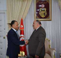 سفير مصر لدى تونس يبحث تعزيز التعاون الثنائي مع وزير الشؤون الدينية التونسي