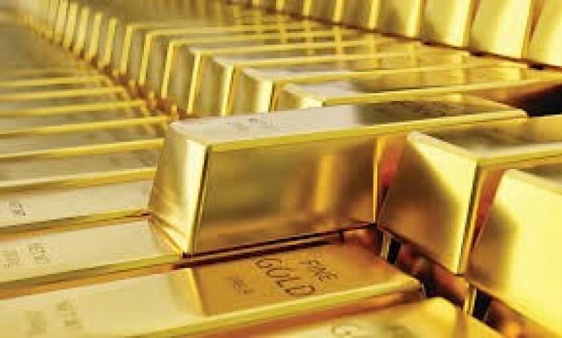 أسعار الذهب تتجه لتحقيق مكاسب أسبوعية مدعومة بضعف الدولار