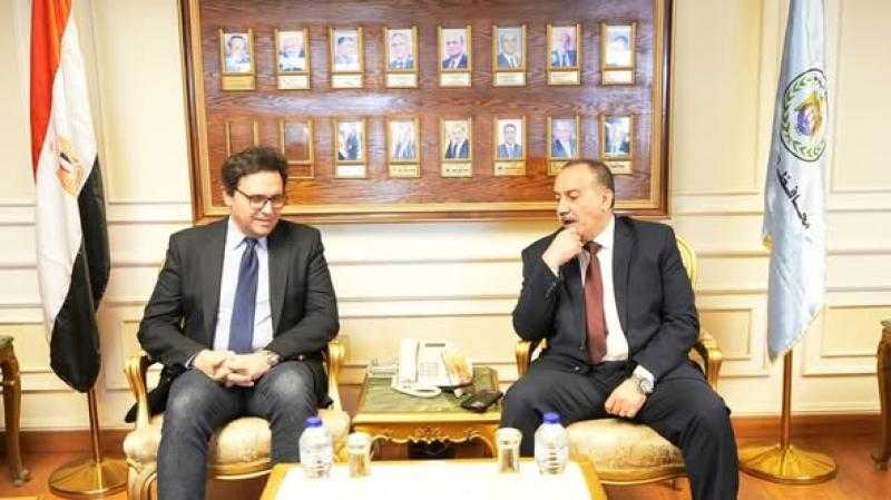 وزير الثقافة ومحافظ أسيوط يبحثان تطوير المواقع الثقافية ودراسة إنشاء دار للأوبرا بالمحافظة