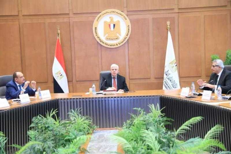 وزير التعليم العالي يترأس اجتماع اللجنة التنفيذية للبعثات