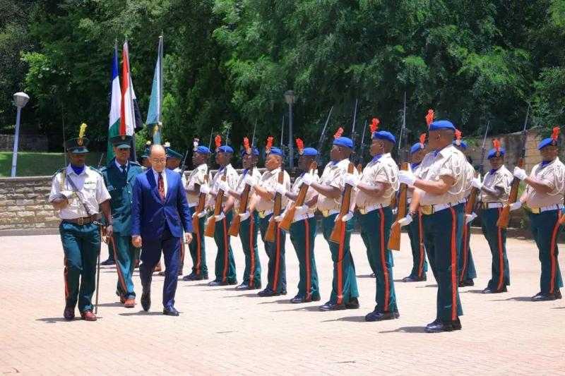 السفير المصري يقدم أوراق اعتماده سفيرًا غير مقيم لدى مملكة ليسوتو