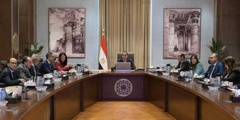 رئيس الوزراء يُتابع جهود التنسيق بين وزارات المجموعة الاقتصادية في ملفات الاقتصاد المختلفة