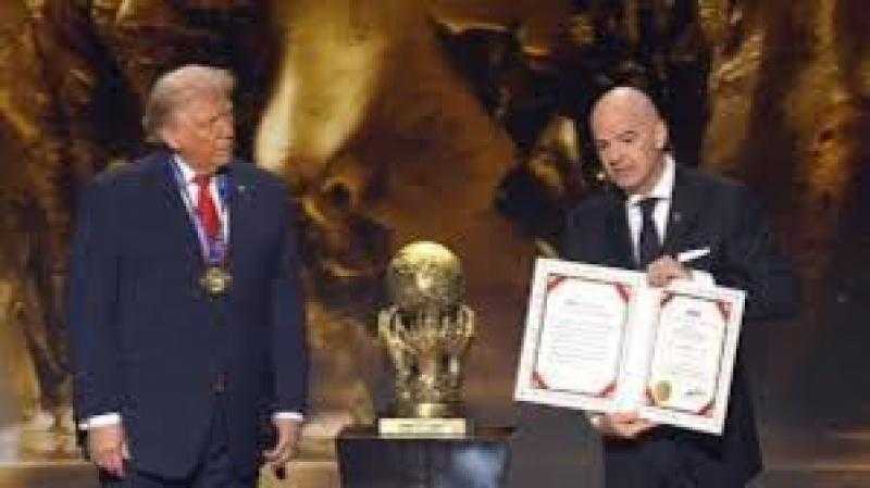 ترامب يفوز بالنسخة الأولى لجائزة فيفا للسلام