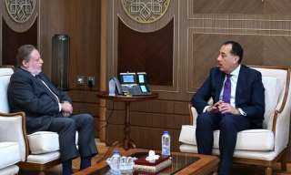 رئيس الوزراء يلتقي محافظ البنك المركزي لمتابعة جهود التنسيق المشترك في عدد من الملفات الاقتصادية