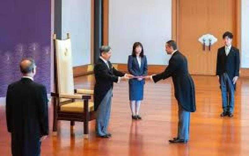 السفير المصري الجديد بطوكيو يقدم أوراق الاعتماد إلى إمبراطور اليابان