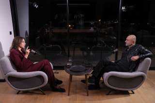 طوني قهوجي يروي تجربته في صناعة التلفزيون ببرنامج ”يلا نحكي”