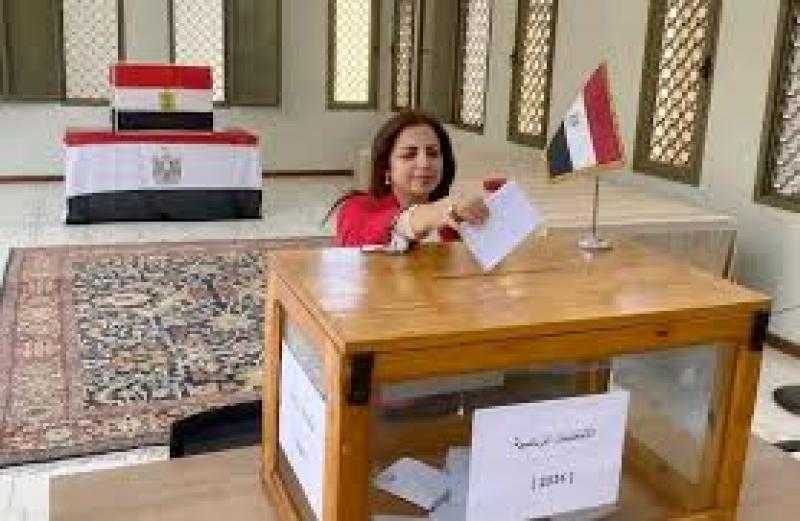 تواصل تصويت الجالية المصرية في الكويت بآخر أيام التصويت في انتخابات الدوائر الـ 30 الملغاة بالمرحلة الأولى للنواب