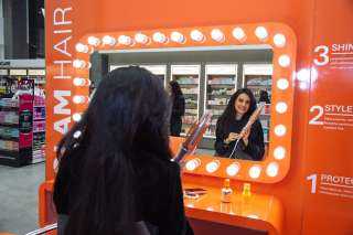 استمتعي بسحر شعركِ مع لمسة فريدة من SHEGLAM Hair، متوفر الآن في جميع متاجر دول الخليج العربي