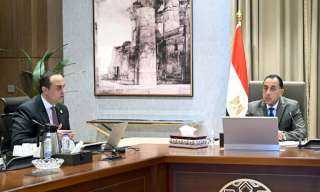 رئيس الوزراء يُتابع مع رئيس هيئة الرعاية الصحية استعدادات المرحلة الثانية للتأمين... رئيس الوزراء يُتابع مع رئيس هيئة الرعاية الصحية استعدادات المرحلة الثانية للتأمين الصحي الشامل