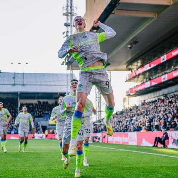 مانشستر سيتي يفوز على كريستال بالاس بنتيجة3-0 في الدوري الإنجليزي