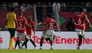 فرحة المصريين في صلالة بسلطنة عمان لفوز منتخب مصر على منتخب جنوب أفريقيا بهدف.. وتصبح أول المتأهلين لدور 16