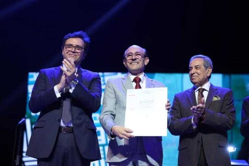 وزير الثقافة يكرم 50 مبدعًا مصريًا في «عيد الثقافة الثاني»
