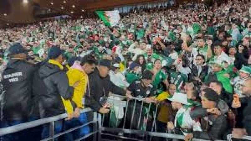 ”كاف” يفتح تحقيقاً رسمياً في أحداث العنف بمباراة نيجيريا والجزائر