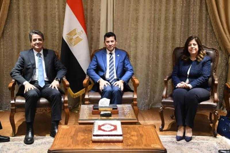 وزير الرياضة يبحث مع نظيريه اللبناني والأردني سبل تعزيز التعاون المشترك