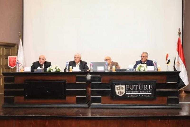 وزير التعليم العالي يترأس اجتماع مجلس الجامعات الخاصة بجامعة المستقبل