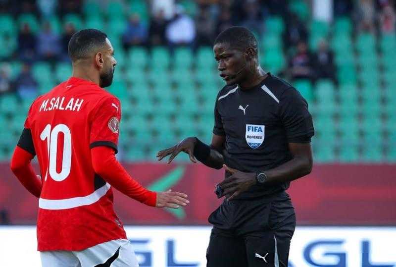 رسميًا – الجابوني بيير أتشو حكمًا لمباراة مصر والسنغال في نصف نهائي كأس الأمم الإفريقية
