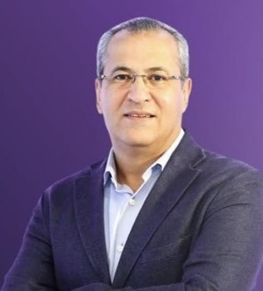 النقد حق… لكن الهجوم الممنهج مجحف ‘ علي محمد علي يستحق الإنصاف ” بقلم فوزي بدوي